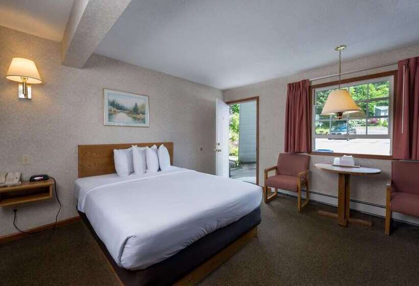 Hotel Americas Best Value Inn & Suites Lake George