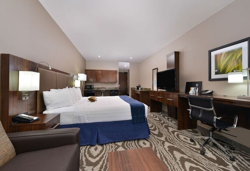 هتل Best Western Plus Williston  And Suites