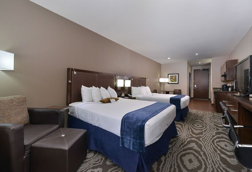 هتل Best Western Plus Williston  And Suites