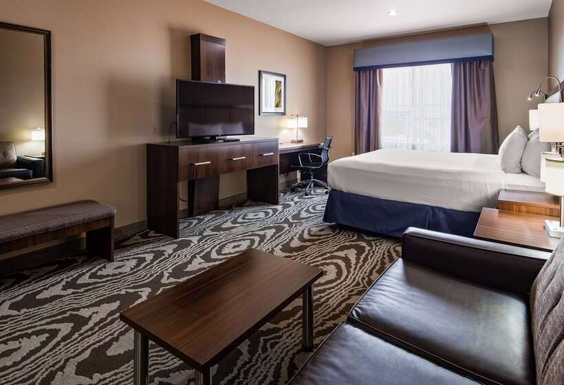 هتل Best Western Plus Williston  And Suites