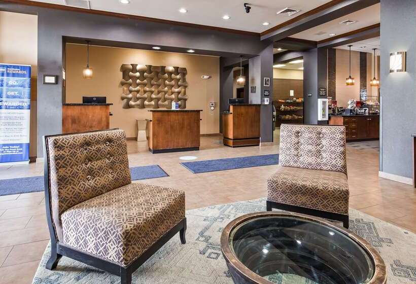 هتل Best Western Plus Williston  And Suites