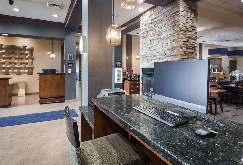 هتل Best Western Plus Williston  And Suites