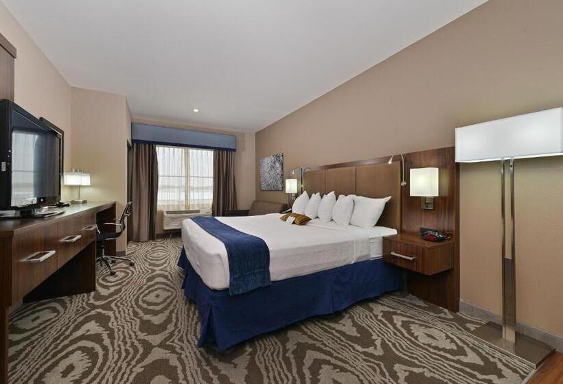 هتل Best Western Plus Williston  And Suites