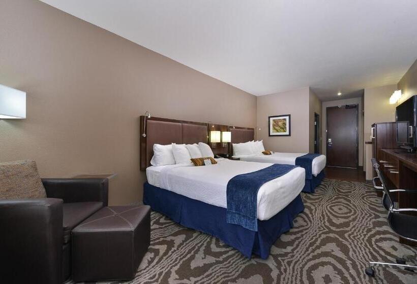 هتل Best Western Plus Williston  And Suites