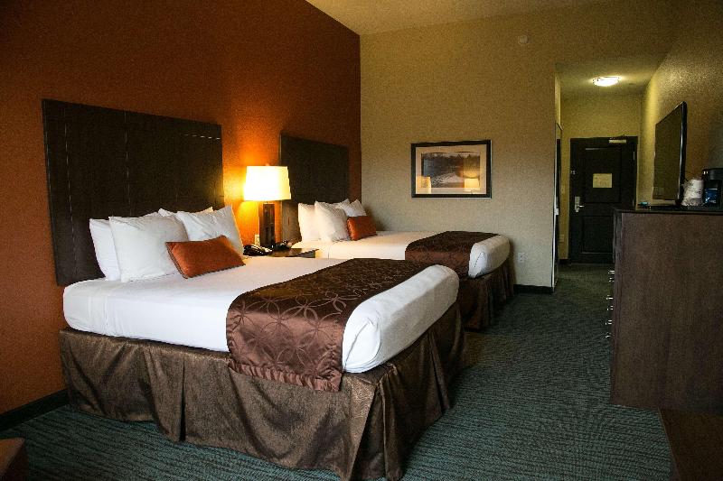 هتل Best Western Plus Williston  And Suites