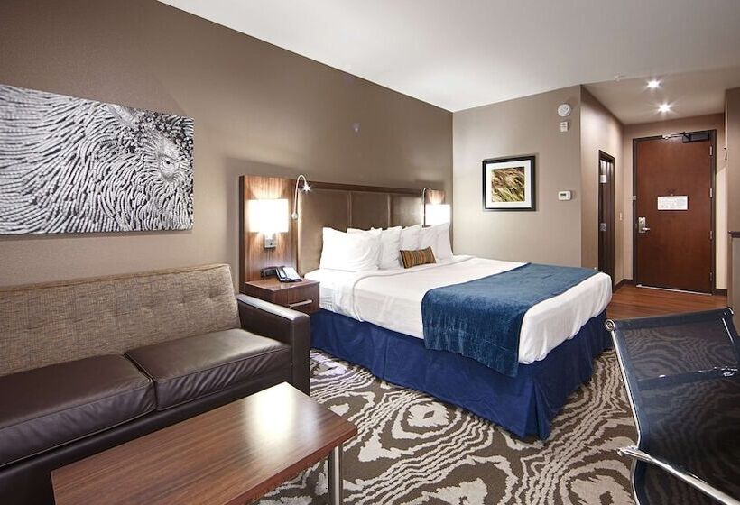 هتل Best Western Plus Williston  And Suites