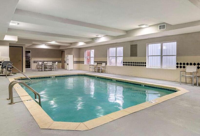 هتل Comfort Inn & Suites Calhoun South