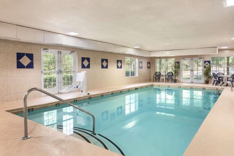 فندق Comfort Inn & Suites