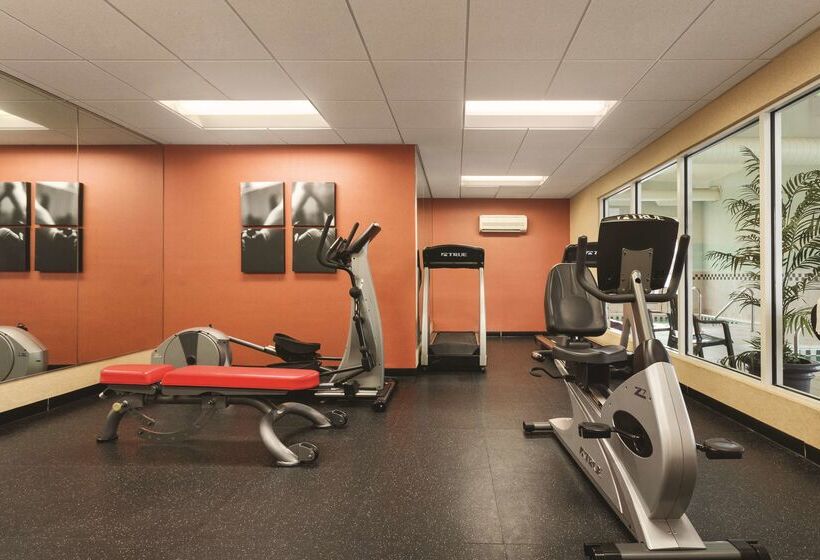 هتل Country Inn & Suites By Radisson, Bentonville South Rogers, Ar