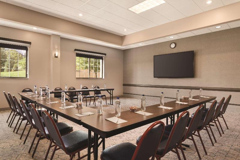 هتل Country Inn & Suites By Radisson, Grand Rapids East, Mi