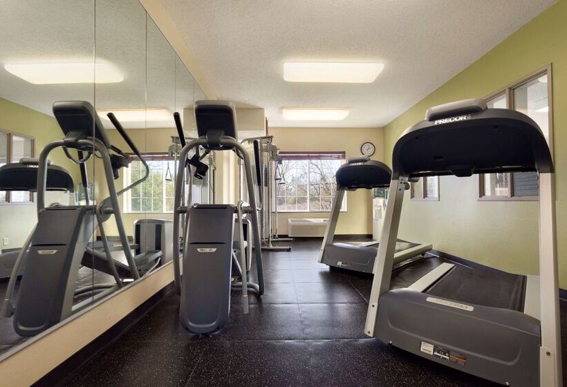 בית מלון כפרי Country Inn & Suites By Radisson, Norman Near University