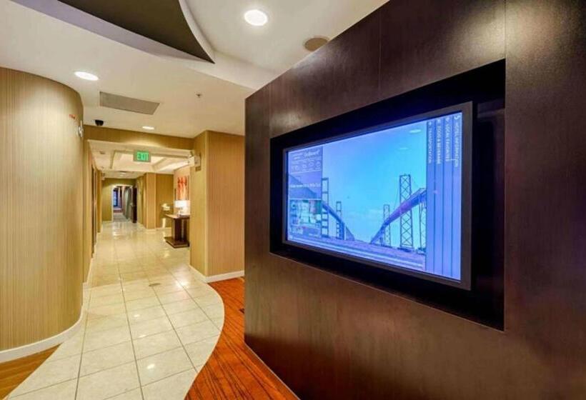فندق Courtyard By Marriott Salisbury