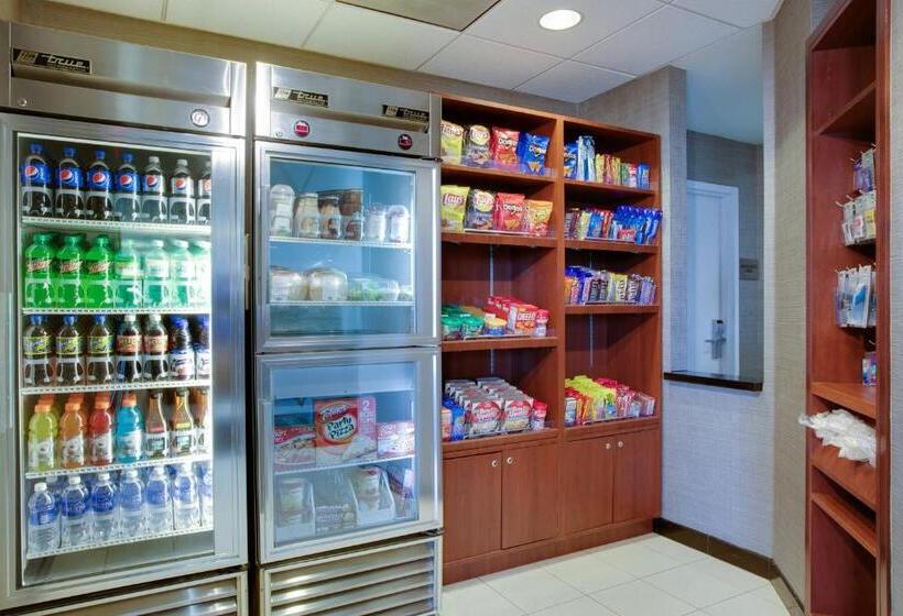 فندق Courtyard Republic Airport Long Island/farmingdale