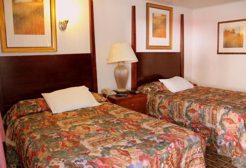 هتل Executive Inn & Suites