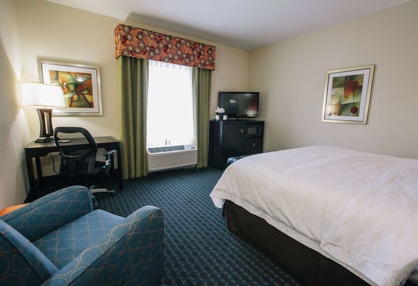 בית מלון כפרי Hampton Inn & Suites Effingham
