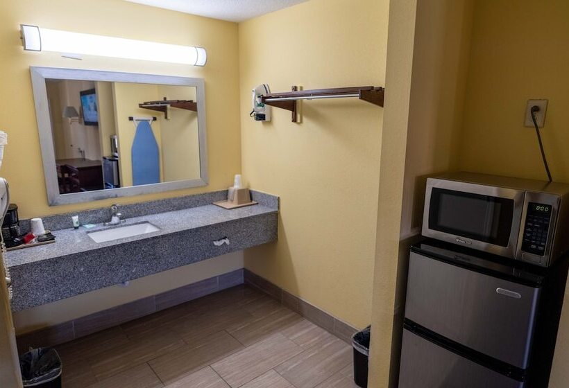 هتل Loyalty Inn Hawkinsville