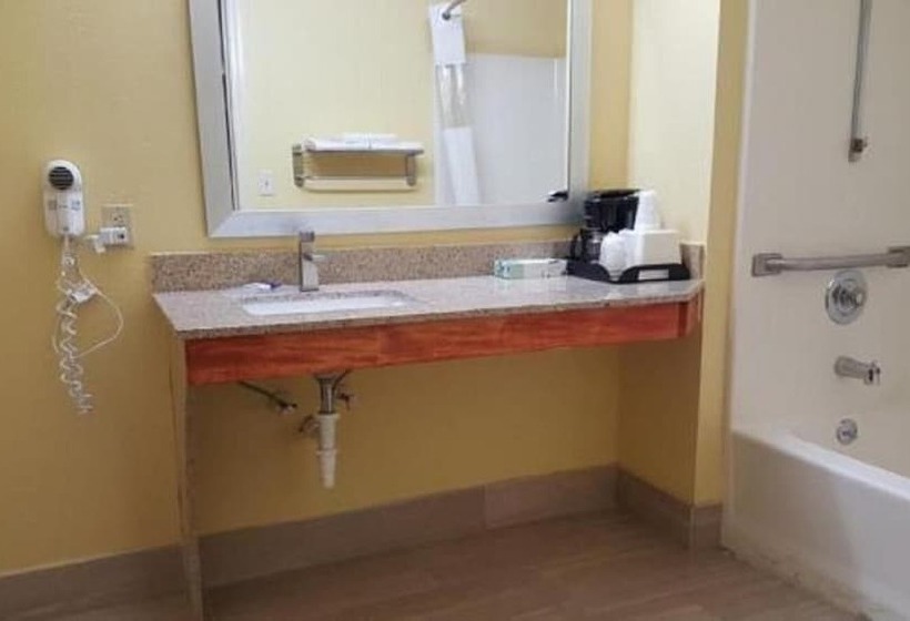 هتل Loyalty Inn Hawkinsville