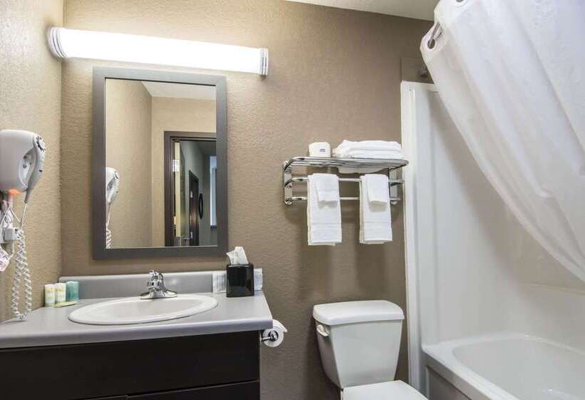 هتل Quality Inn & Suites Thompson