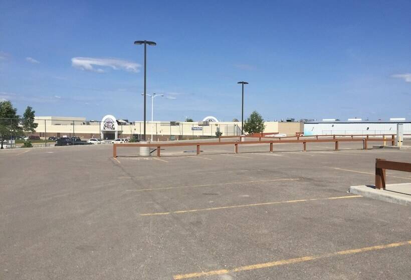 هتل Quality Inn & Suites Thompson