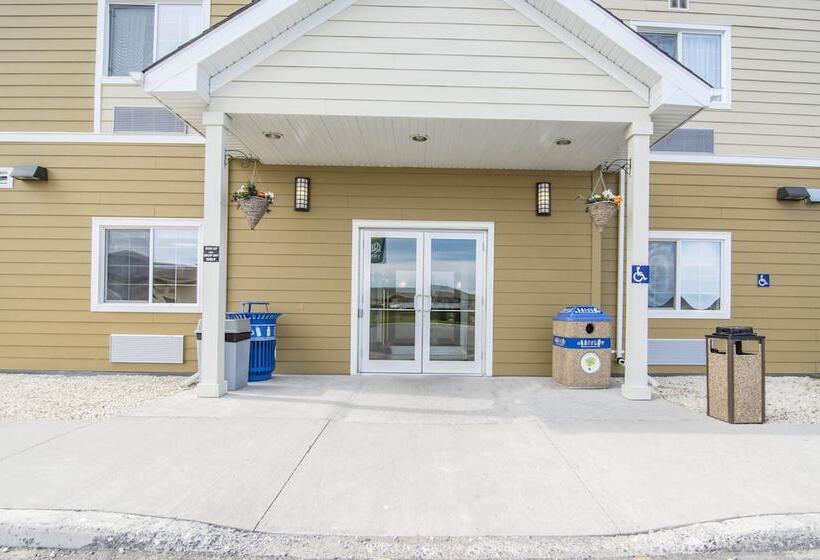 هتل Quality Inn & Suites Thompson