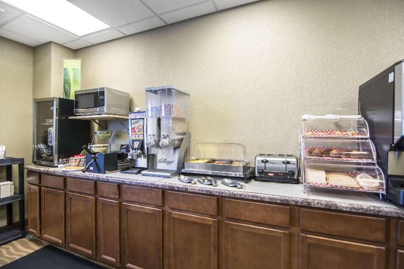 هتل Quality Inn & Suites Thompson