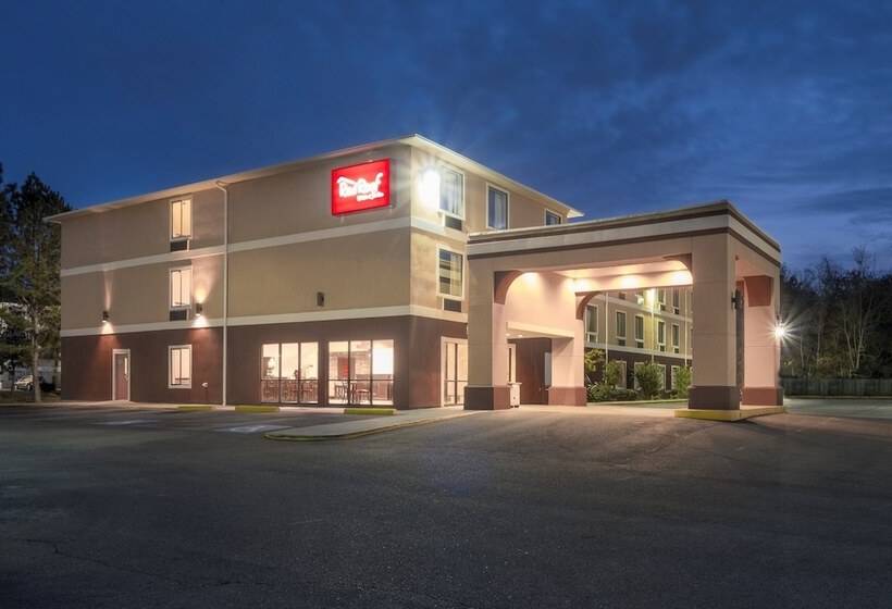 בית מלון כפרי Red Roof Inn & Suites Biloxi   Ocean Springs
