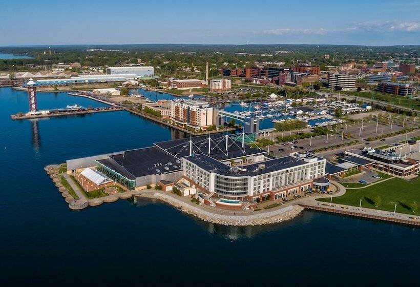 هتل Sheraton Erie Bayfront