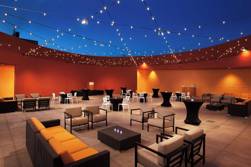 Отель Sheraton Phoenix Downtown