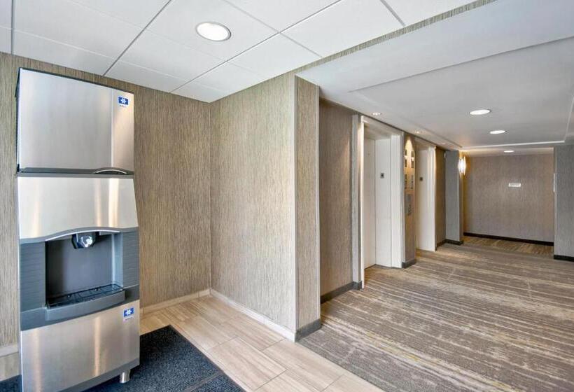 בית מלון כפרי Springhill Suites Erie