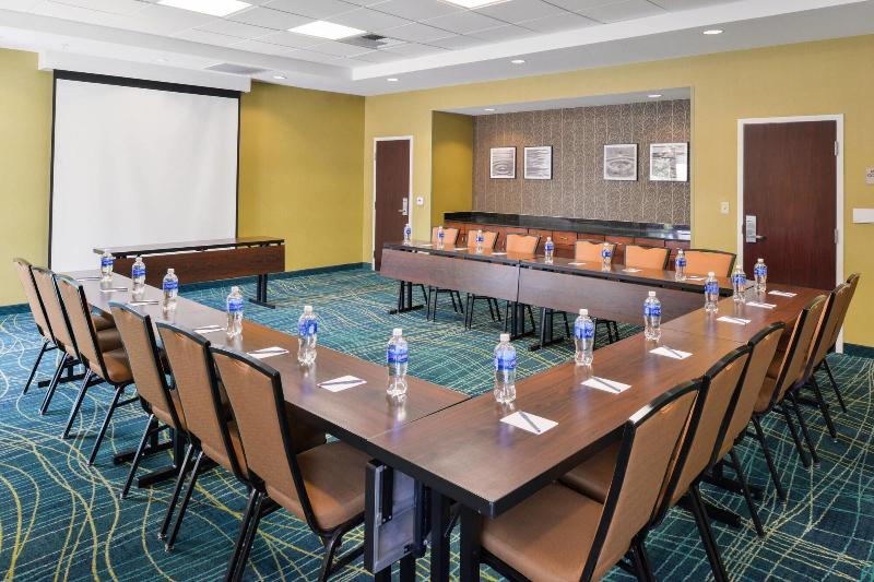 هتل Springhill Suites Fresno