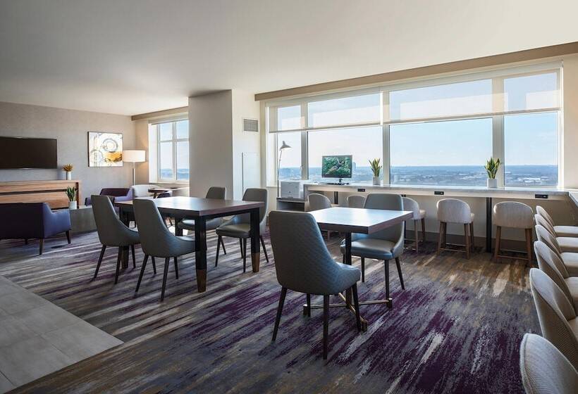 هتل The Westin Chicago Lombard
