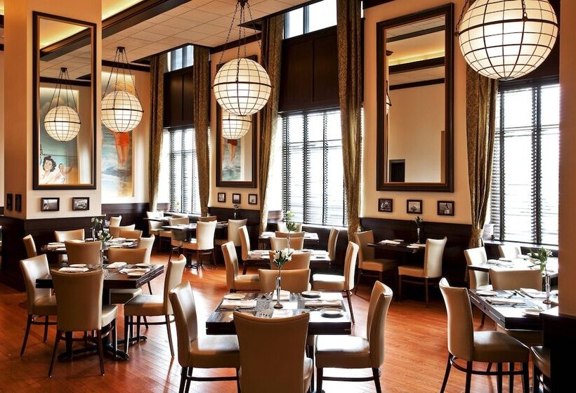 هتل The Westin Chicago Lombard