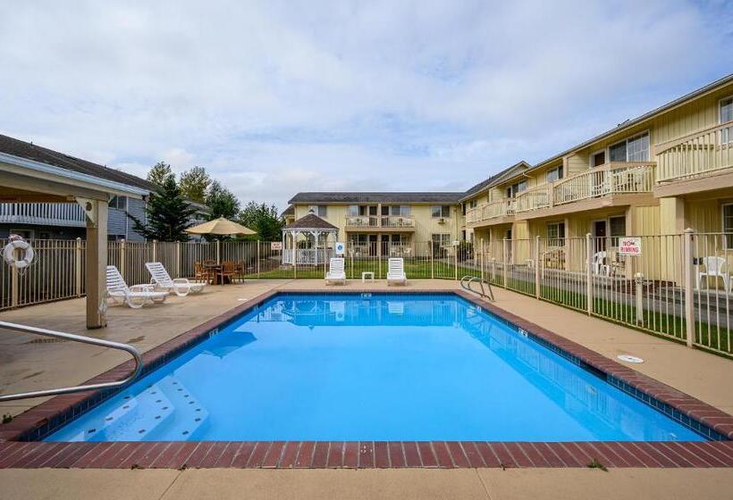 فندق Three Rivers Inn Sedro Woolley