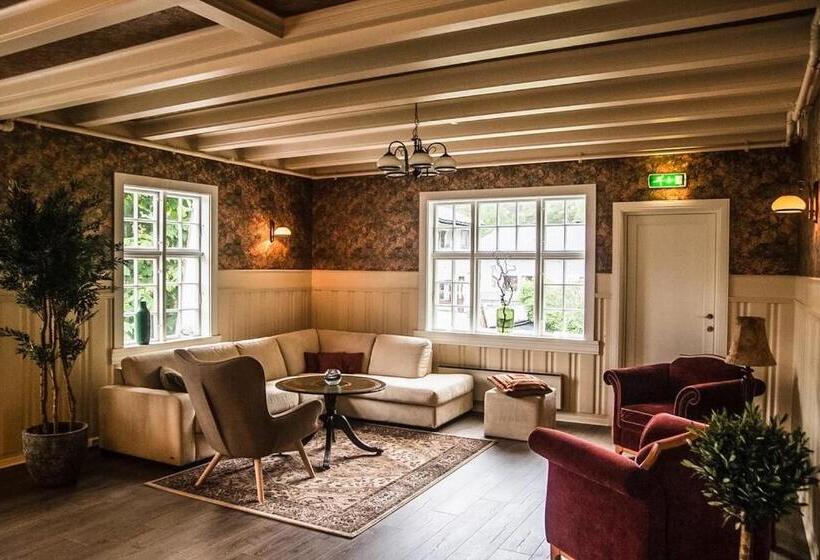 בית מלון כפרי Valldal Fjord Lodge B&b
