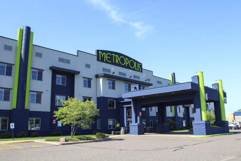 Metropolis Resort  Eau Claire