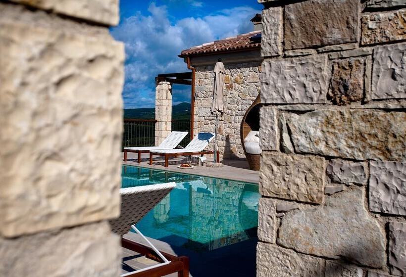 Salvator Villas & Spa