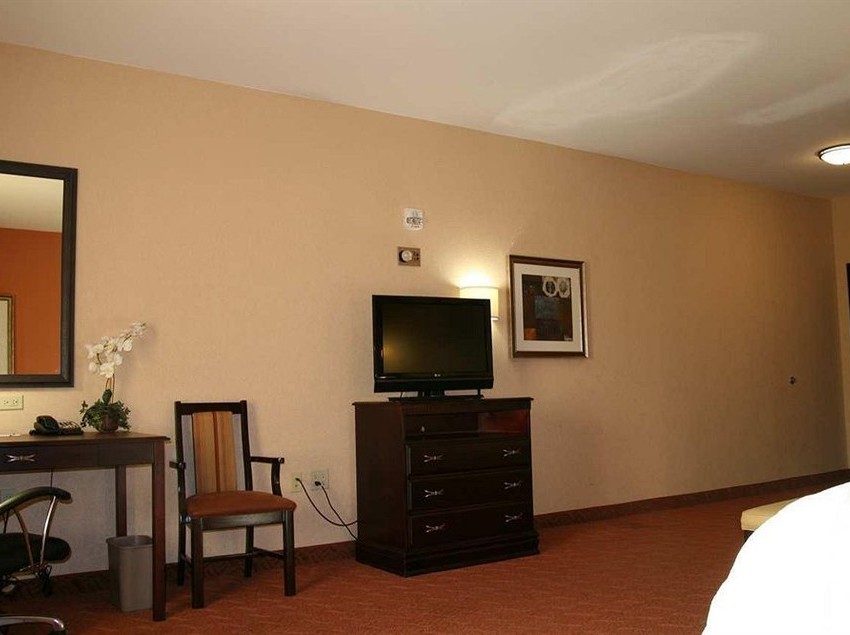 Durant Inn & Suites