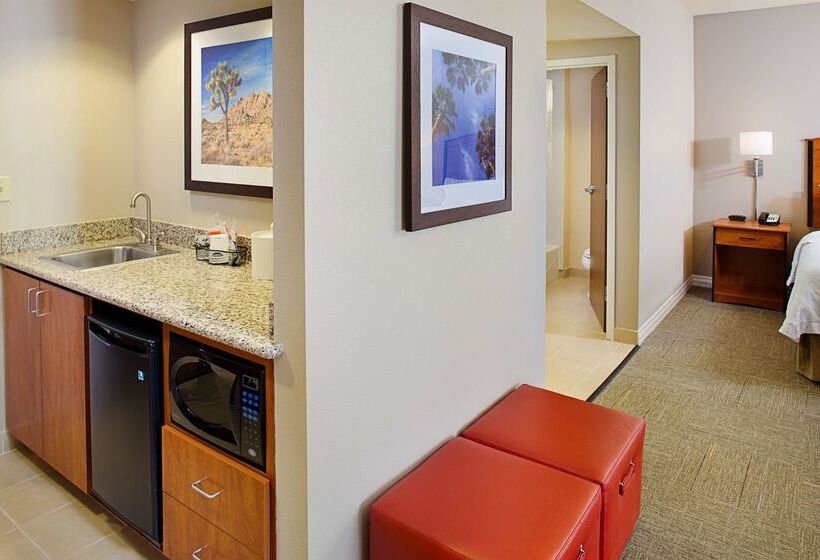 Hampton Inn & Suites Lancaster