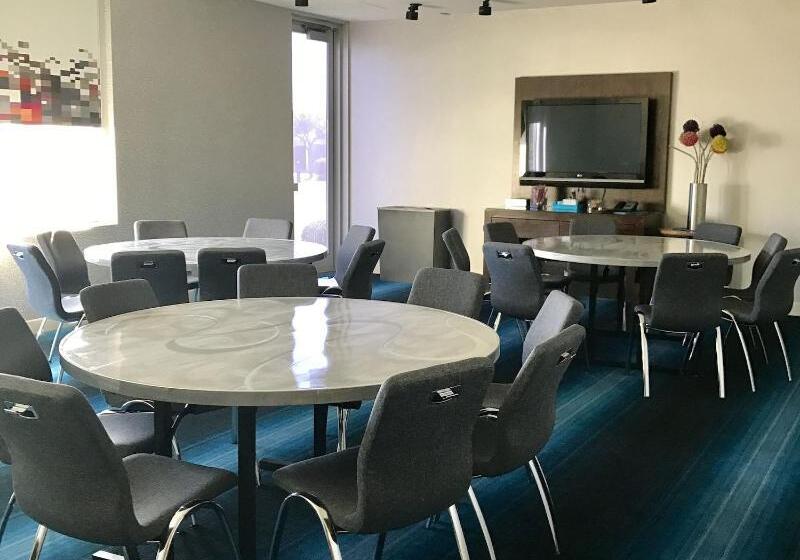 Aloft Hotel Plano