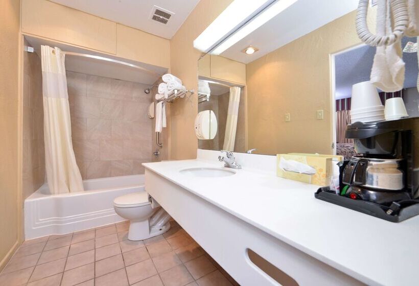 هتل Americas Best Value Inn Lubbock East