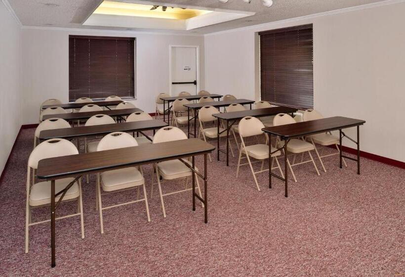 هتل Americas Best Value Inn Lubbock East