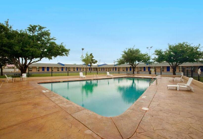 هتل Americas Best Value Inn Lubbock East