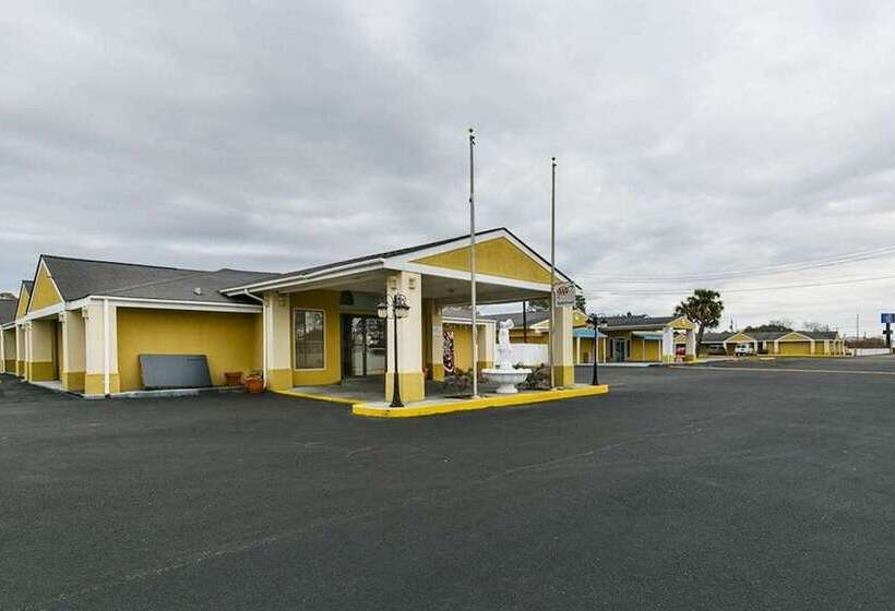 هتل Rodeway Inn & Suites