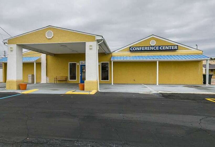 هتل Rodeway Inn & Suites
