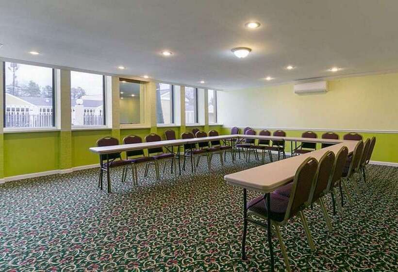 هتل Rodeway Inn & Suites