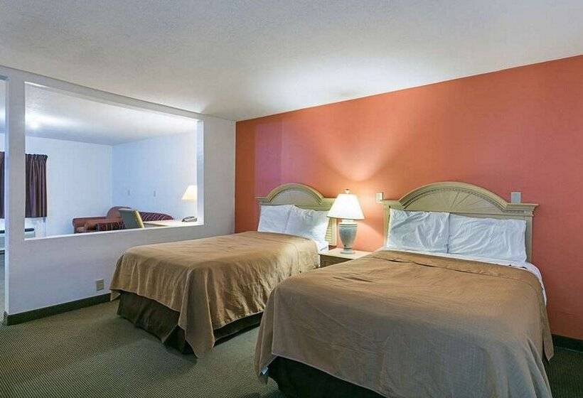 هتل Rodeway Inn & Suites