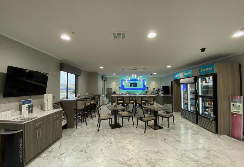 هتل Clarion Pointe Sulphur  Lake Charles
