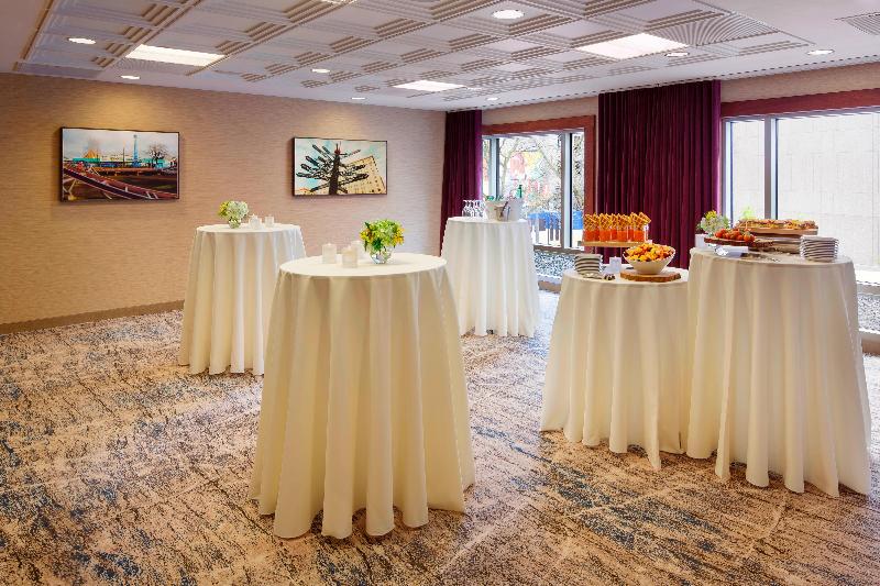 هتل Courtyard By Marriott Portland City Center