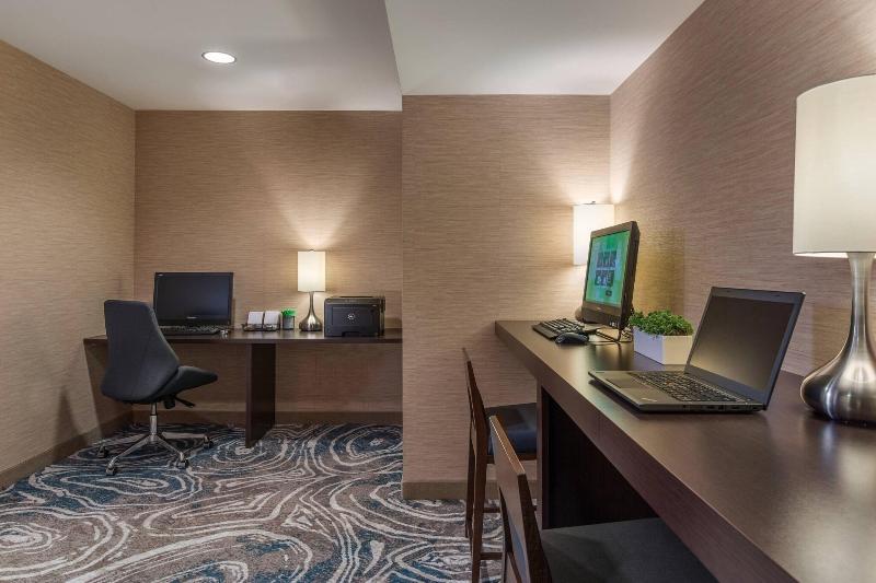 هتل Courtyard By Marriott Portland City Center