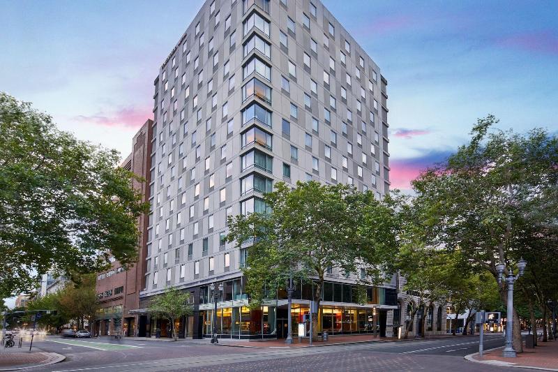 هتل Courtyard By Marriott Portland City Center